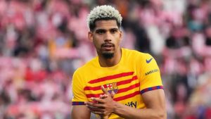 ไม่ได้มาเล่นๆ! หึ่งวิลล่าถกบาร์ซ่าขอคว้า ‘อเราโฮ่’