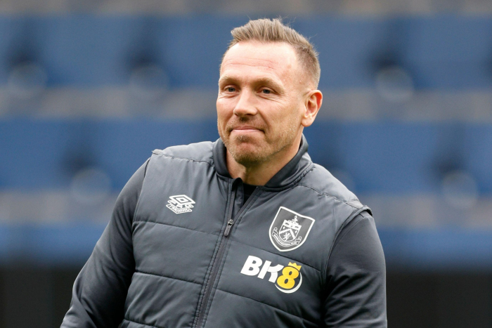 เบิร์นลี่ย์ดัน ‘ถีบจักร’ คุมชั่วคราวแทนกอมปานี