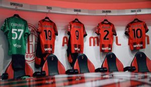 ‘แข้งมิลาน’ เตรียมสวมเสื้อสกรีน ‘นามสกุลแม่’ เกมกาญารี่