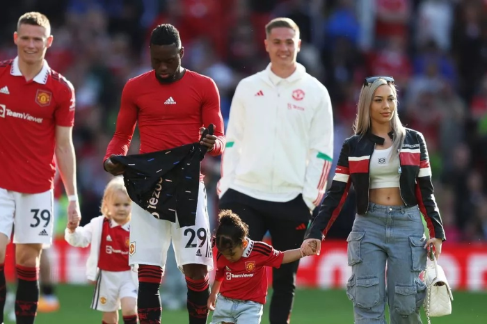 ไหนบอกประหยัด? สตาฟฟ์ฉุน ‘ผี’ เลี้ยงหรู ‘เมียนักเตะ’