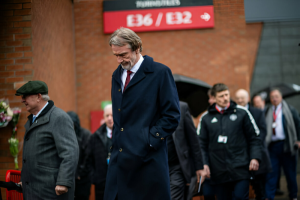 ‘เซอร์จิม’ ส่งเมลสับ ‘สตาฟฟ์ผี’ ไม่ดูแลความสะอาด