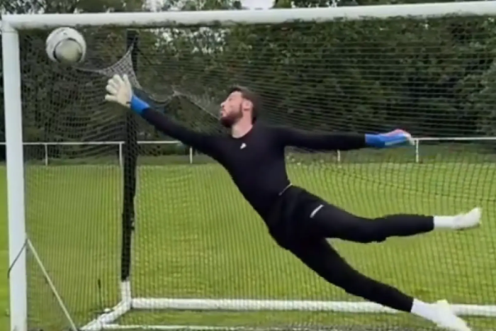 ยังบินไหว! ‘เด เคอา’ ลงคลิปซ้อมซูเปอร์เซฟ