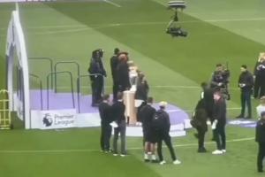 เผื่อได้จริง! เผยคลิป ‘สตาฟฟ์ปืน’ ซ้อมรับแชมป์