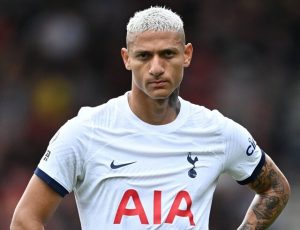 ไก่พร้อมโละยกแผง 11 แข้ง  ‘ริชาร์’ โดนด้วย