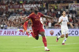 นาโปลียื่นต่ำกว่าครึ่งขอซื้อ ‘บิ๊กตู้’ 15+3 ลย.