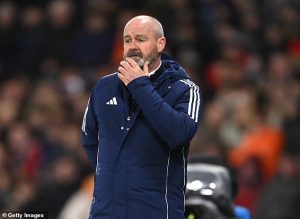 ‘คล้าร์ก’ ตั้งเป้าพาวิสกี้เข้าน็อคเอ้าท์หนแรก