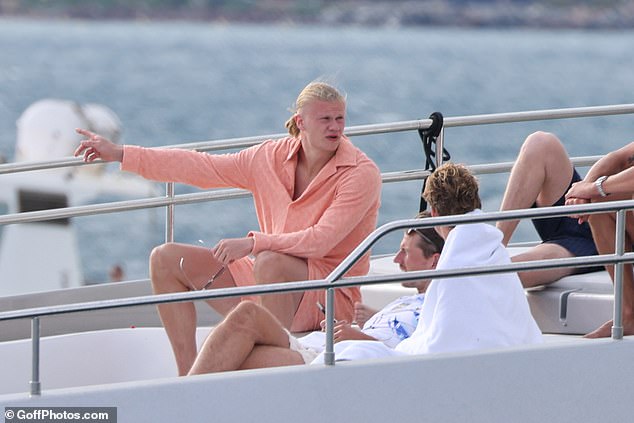 อยู่อีกนาน! เอเยนต์ยัน ‘ฮาลันด์’ มุ่งมั่นเรือพันเปอร์เซ็นต์