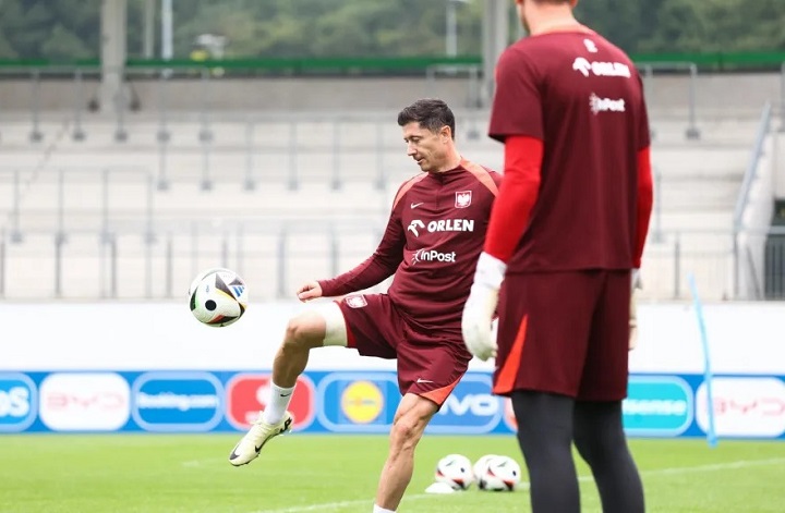 โปแลนด์เฮ ‘เลวาน’ พร้อมคืนสนามดวลออสเตรีย