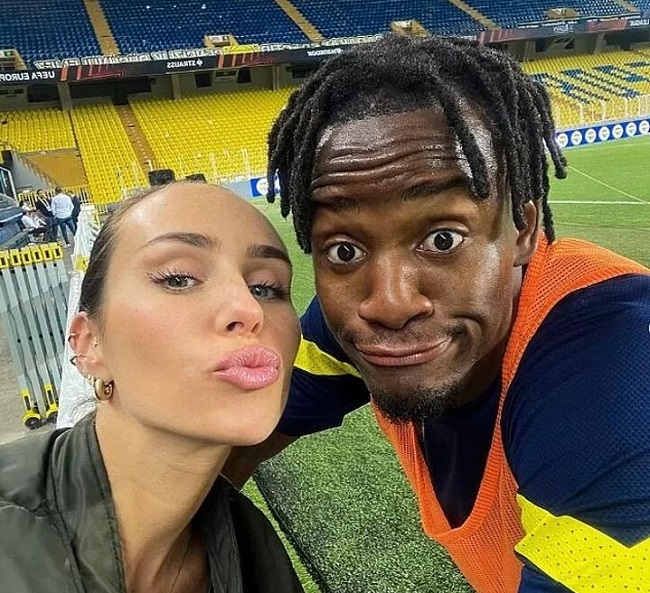 ภรรยาเผยเจอข้อความข่มขู่หลังข่าว ‘มิชี่’ ลาเฟเนร์ฯซบกาลาฯ