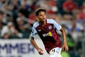 สิงห์ใกล้ตกลงวิลล่าสอย ‘เคลลี่แมน’ หอกดาวรุ่ง 19 ลป.