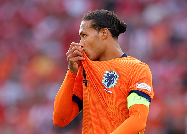 ฟาร์ทอัด VvD ไร้แพสชั่น-เชื่อกังหันควรแพ้แล้ว