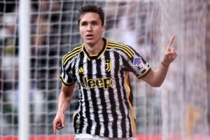 หึ่งยูเว่ถกนาโปลีสลับขั้ว ‘เคียซ่า – ดิ ลอเรนโซ่’