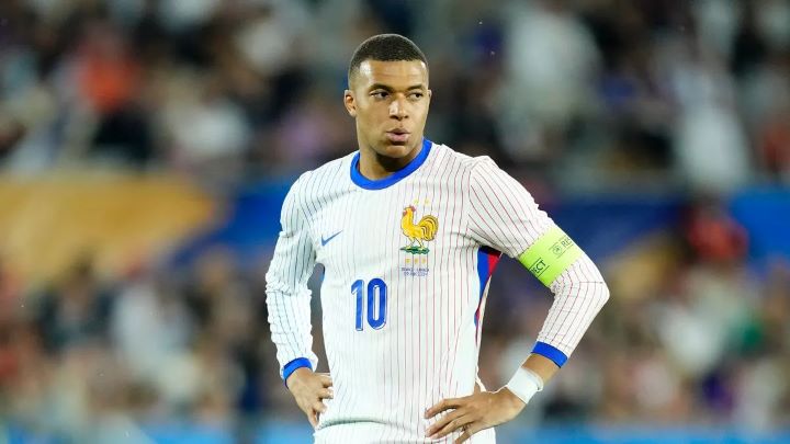 ‘ปธ.เป้’ ซ้อมเดี่ยว – ตราไก่หัวหมุนไข้หวัดระบาด