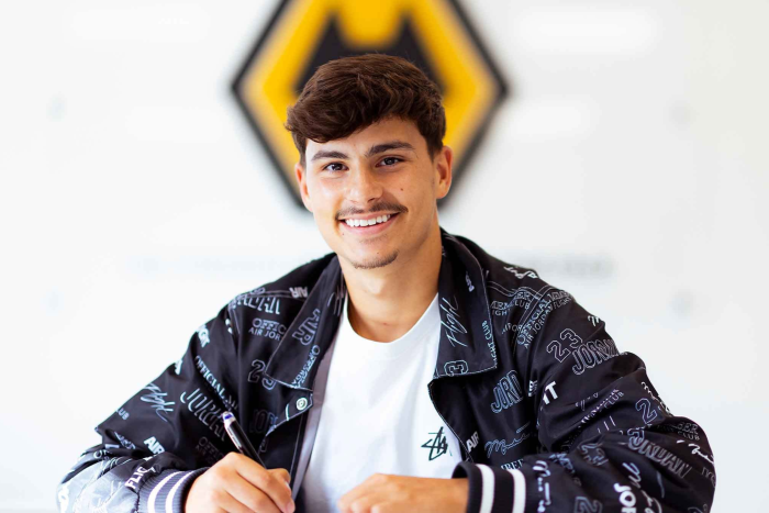 วูล์ฟส์เปิดตัว ‘โกเมส’ ปีกบราก้า 15 ลย.