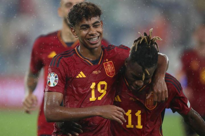 ‘ยามาล’ หวังร่วมงาน ‘นิโก้’ ที่บาร์ซ่า