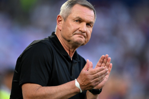 เข้ารอบหนแรก! โค้ชถ่อม ‘สโลวีเนีย’ มีโชคยันสิงโต