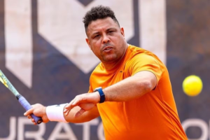 R9 บอก ‘ฟุตบอลน่าเบื่อ’ หันดูเทนนิส