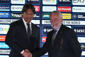 ไม่ถูกต้อง! ปธ.นาโปลีจวก PSG แอบคุย ‘ควิช่า’