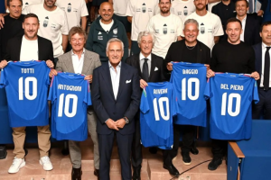 ‘5 ตำนาน’ ร่วมแคมป์อัซซูรี่ปลุกใจก่อนยูโร