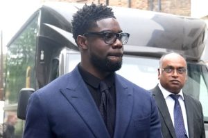 ‘ไมก้าห์’ ยันทำหน้าที่เพื่อนยุติเหตุ ‘คีน’ โดนเฮดบัตต์