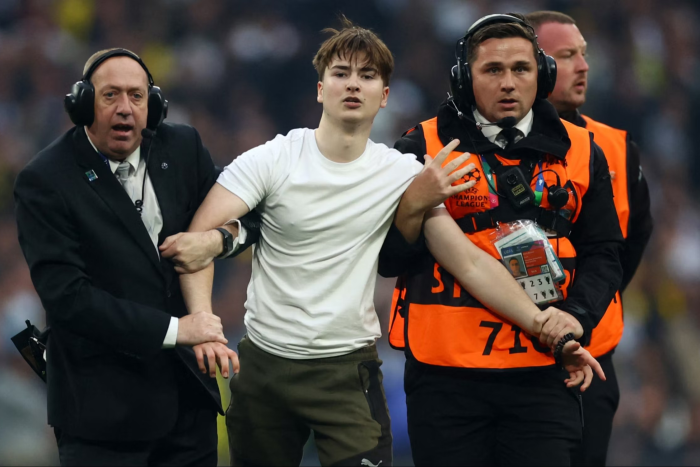 ผู้ดีปรับ 660 ปอนด์-แบน 3 ปี ‘แฟนบุกสนาม’ นัดชิง UCL