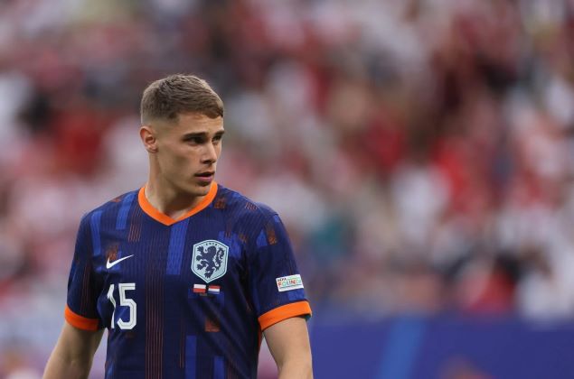 เผย ‘ฟาน เดอ เฟน’ ฉุน ‘เบิร์กไวน์’ เข้าบอลหนักระหว่างซ้อม