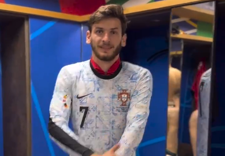 ฝันมานาน! ‘ควิช่า’ สุดปลื้มได้เสื้อ ‘โด้’ ไอดอลในดวงใจ