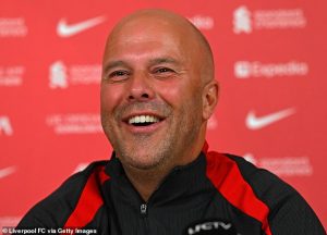 สัมภาษณ์ครั้งแรก! สล็อทชื่นชม ‘หงส์ดีอยู่แล้ว’ ไม่ต้องเปลี่ยนเยอะ