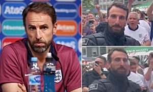 แฟนผู้ดีล้อมวงเชียร์ตำรวจหน้าคล้าย ‘เซาท์เกต’