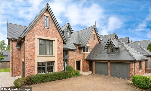 สื่อเผย ‘โยโร่’ เช่าบ้านต่อ ‘ไม้เขียว’ เดือนละ 14,000 ปอนด์