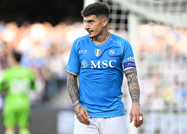 ไม่ย้ายไปไหน! นาโปลีเฟิร์ม ‘ดิ ลอเรนโซ่’ ยังเป็นกัปตันทีม