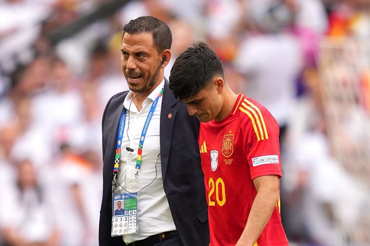 ฟุตบอลก็แบบนี้! ‘เปดรี’ ไม่ติดใจ ‘โครส’ ทำเจ็บ