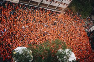 เยอรมนีแค่ปากซอย! แฟนดัตช์นับแสนบุกเชียร์ ‘กังหัน’ บู๊สิงโต