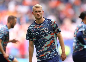 อย่าช้า! พี่เสือยังรอข้อเสนอผีปล่อย ‘เดอ ลิกต์’