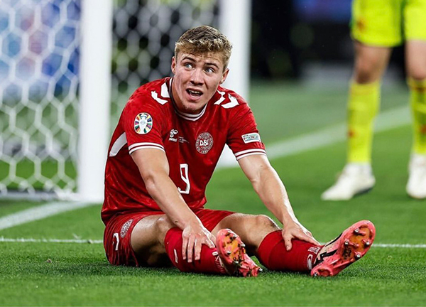 ‘ฮอยลุนด์’ รู้สึกผิดพาโคนมเข้ารอบลึกไม่ได้