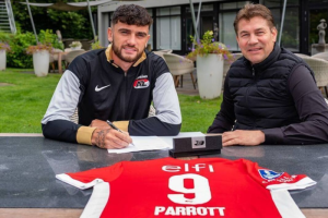 ไก่ขาย ‘แพร์ร็อตต์’ หอกเด็กปั้นไปอัลค์มาร์ 8 ลย.