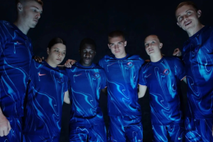 พลังเพลิง! ‘สิงห์’ เปิดตัวชุดเหย้าลายใหม่-มีสีส้ม