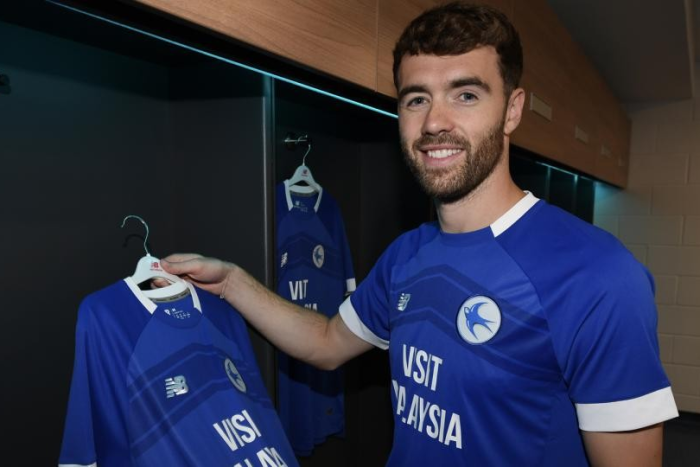 ‘แชมเบอร์ส’ ลาวิลล่าเซ็นฟรีซบคาร์ดิฟฟ์