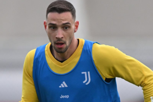 สื่อเผย ‘เด ชีโญ่’ ไม่ปลื้มม้าลายเมินเรียกเก็บตัว