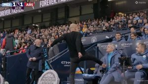 ‘เป๊ป’ เม้งแตกถีบเก้าอี้โยกเสียประตูตีเจ๊าปืน