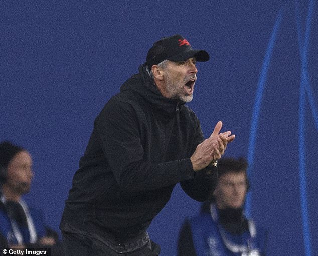 ‘โรเซอ’ ไม่ปลื้มเสียบอลบ่อยจนเสร็จหงส์