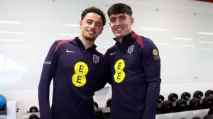 สิงโตเรียก ‘โจนส์, ลิฟราเมนโต้’ ขึ้นชุดใหญ่