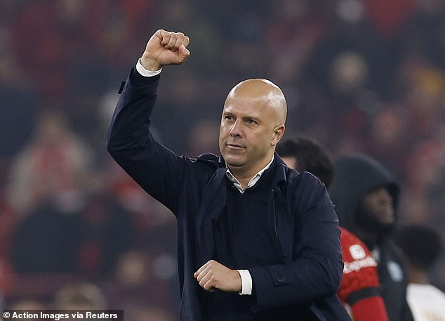 ‘สล็อท’ รับไม่คิดพาหงส์สตาร์ตหล่อสุด