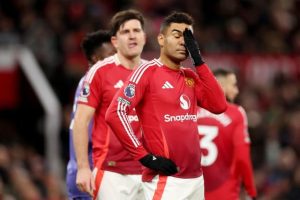 เหมือนหุ่นโชว์! เนฟชี้ ‘คาเซ-อีริคเซ่น’ ไม่ควรเล่นด้วยกัน