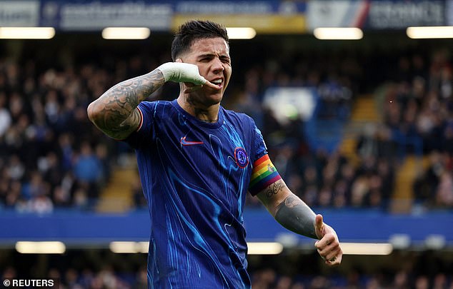 โซเชียลโยงท่ายกหู ‘เอ็นโซ่’ เอี่ยวต้นรักใหม่แรปเปอร์สาว