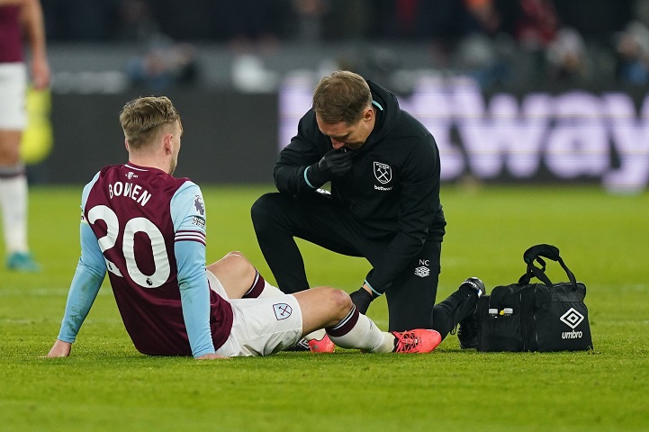 ค้อนเซ็งส่งท้ายปี ‘โบเว่น’ กระดูกเท้าแตก