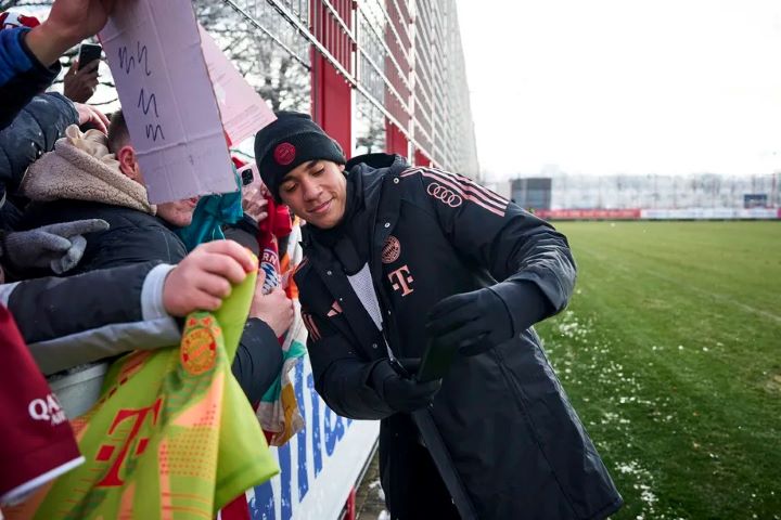 ค่าฉีกเป็นเหตุ! เผยพี่เสือยังถกสัญญาใหม่ ‘มูเซียล่า’ ไม่ลงตัว