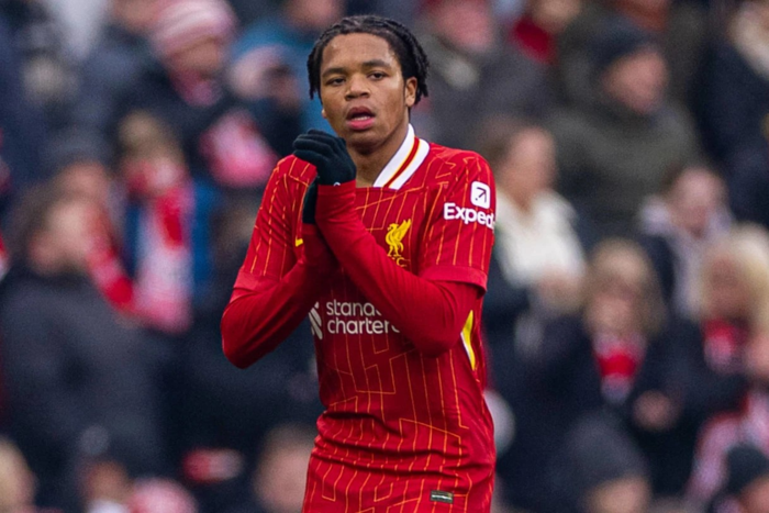 ‘เอ็นกูโมฮา’ ทำสถิติเด็กสุดอันดับ 2 ลงให้หงส์