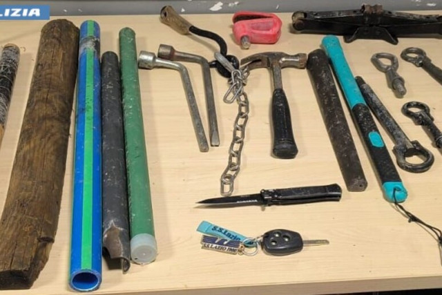 โดนแทง 3! แฟนโซเซียดาดเปิดศึกตะลุมบอนสาวกลาโอ้