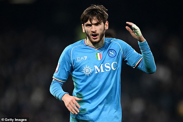 นาโปลีว่าไง?! P$G ยกระดับเช็คบิล ‘ควิชา’